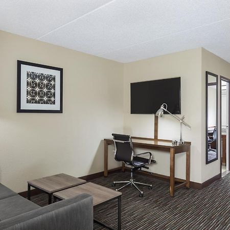Four Points By Sheraton Milwaukee Airport Ngoại thất bức ảnh