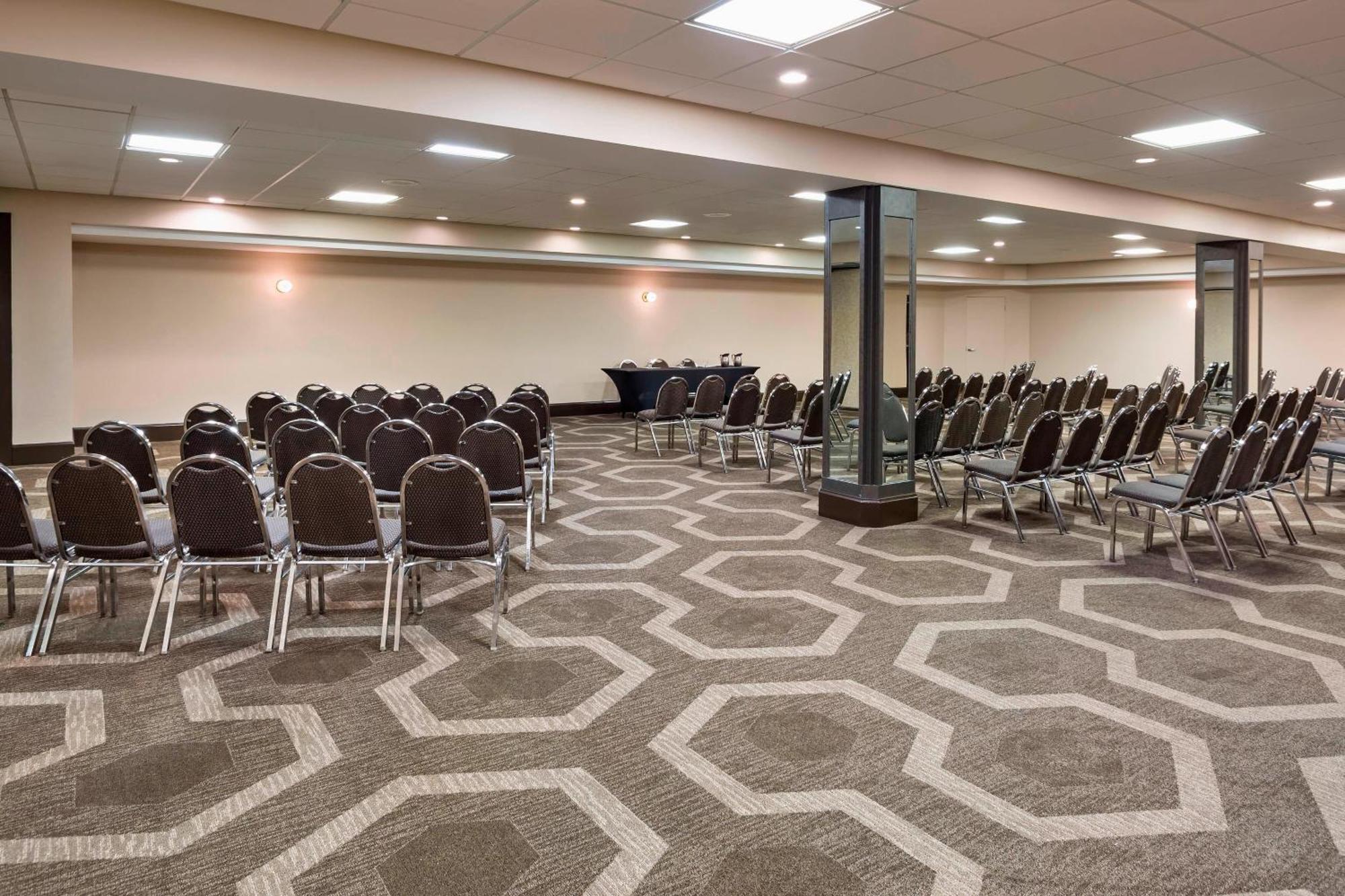Four Points By Sheraton Milwaukee Airport Ngoại thất bức ảnh